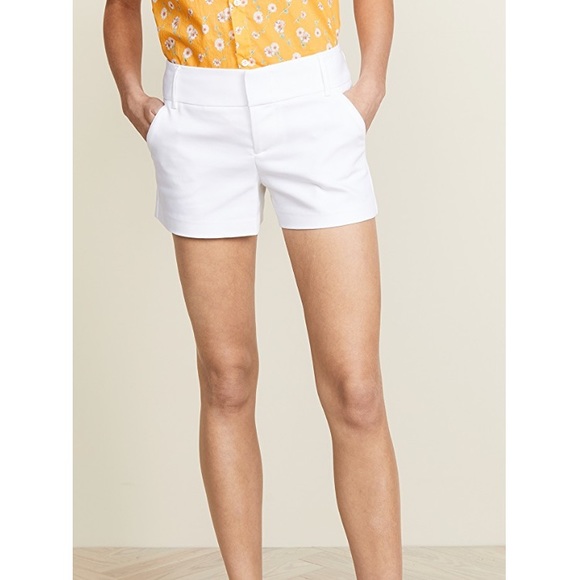 Alice + Olivia Pants - Alice + Olivia Cady Short White Size 6